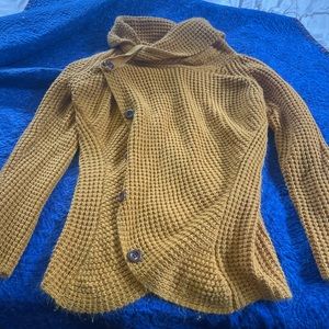 Mustard yellow sweater